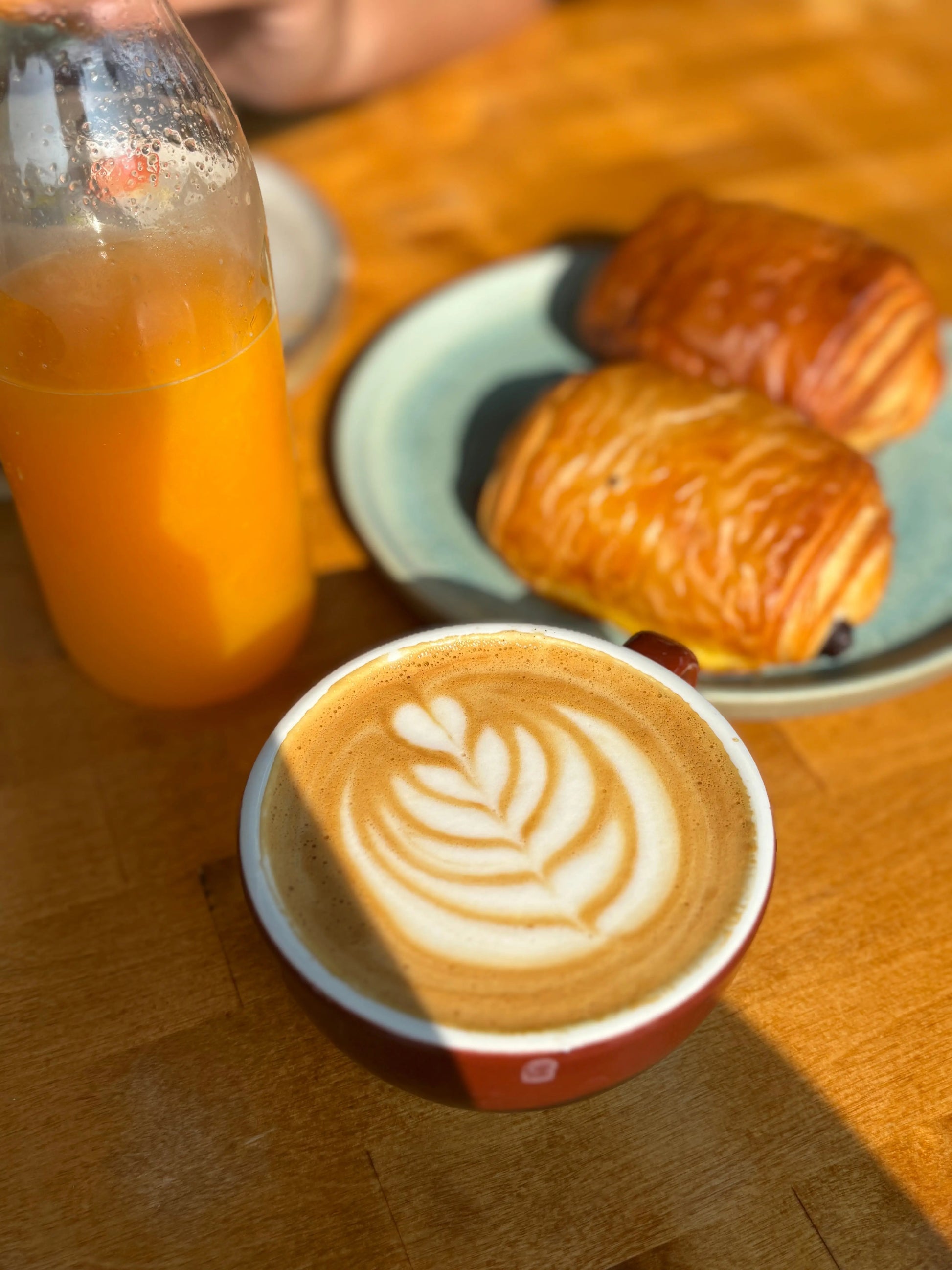 COFFEE PAIN AU CHOCOLAT FRESH JUICE- LEPICERIE ALCUDIA